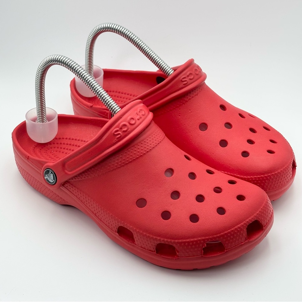 CROCS Women's Vibrant Red Sandals W 9 / M 7